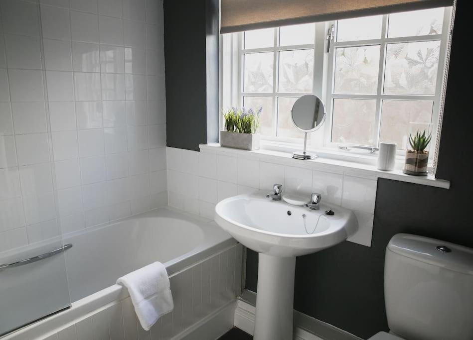 Walshford Lodge Cowthorpe Dış mekan fotoğraf